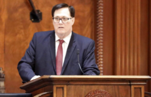 Earthquake: Sitting SC Supreme Court Justice Few removes name for bench one day before legislature votes